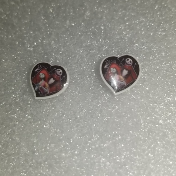 Jack and Sally mini heart earrings - Picture 2 of 3